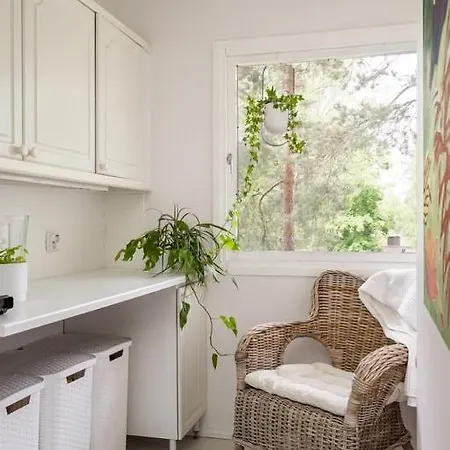 Keijomarjatta With Sauna Hot Tub And Garden Villa *
