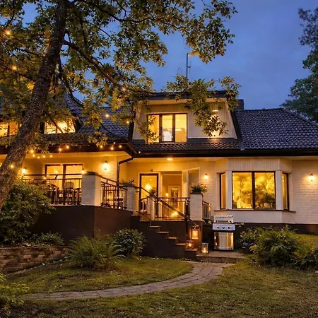 Keijomarjatta With Sauna Hot Tub And Garden Villa *